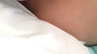 超近距離檢視潮吹,會不會噴到鏡頭啊??... ..