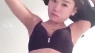 想要她，想干她～ 各位帅哥，开始报名～ 发型好可爱