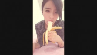 오늘은 입싸 동영상ㅎㅎㅎㅎㅎㅎㅎㅎㅎㅎㅎㅎ 심심해서 바나나로 장난좀 쳐봤어여 예뿌게 봐주세여 ^ㅡ^ 반응보고 다른것도 올리겟슴ㅋㅋㅋㅋㅋ 화질구린점 이해해주세여 ㅜㅜㅜㅜ 이거다!