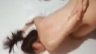 对白很yin荡的语音3 p（二） 前几天和汤友的语音3 P，小景的对白太yin荡了，哈哈，你们喜欢么？  一直没有发上来， 今天补给大家。有想和小景语音视频做的么，继续征集有颜值有素质的帅哥，有意的请私信生活照和枪照，自我介绍，被选中的后面会按顺序安排，联系方式会私信发你。