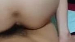 [自拍露臉]愛上入珠棒的嫩妻～總是愛幫我吸還會爬上來用力啪（有影）