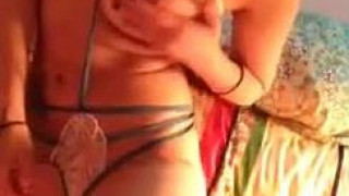 [自拍露臉]爆乳正妹徵男友～只要餵飽她就可以！讓大家看看她的身材（有影）