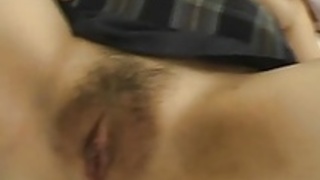 アジアの毛深いニャンニャンは、あなたのお尻にかき鳴らされる アジアの毛深いニャンニャンは、あなたのお尻にかき鳴らされる