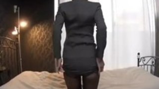 【ナンパ】セクシーフェロモン出まくりの巨乳OLお姉さんのストッキングをビリビリに引き裂いてグチョ濡れオマンコにローター当てて快楽責め！【エロ動画】