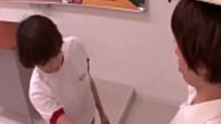 かわいいあきな原は、ハードなディックで爆発した