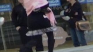 【潮吹き・オナニー】ひとり暮らしのＯＬさんが部屋でしているスゴイ勢いでクリを刺激するオナニー