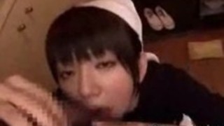 麻美まゆ - レストランで経営者のペニスを吸い