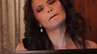 カフェでアジアの悲鳴