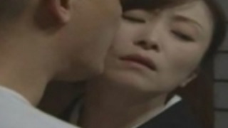 ヘンリー塚本亭主が亡くなった夜にする情事の味…時代の闇に葬りさられた禁断、背徳と呼ばれる行為の数々を昭和の情感たっぷりに生々しく再現…黒木小夜子