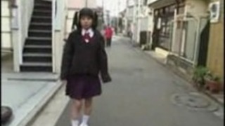 日本の女子高生は、変態がオフ得ることができます