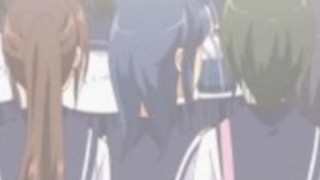 巨乳なヘンタイは、彼女の陰核がぞっとするように撮影される