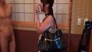 彼女の猫で大きな雄鶏を求めている鬼畜若風少女