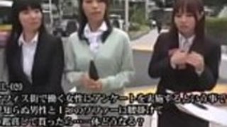 [未知の男は、ビジネス地区で女の子を与えるためのAV賞を受賞アンケート...ここで何が起こっている？ - フルビデオ：HTTP://JPorn.se/KIL-020