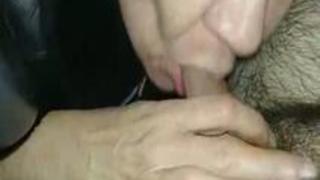 口内射精瞬間 美少女 処女喪失 中出しハメ撮り実況中継》素人アダルト動画｜アマヌキ